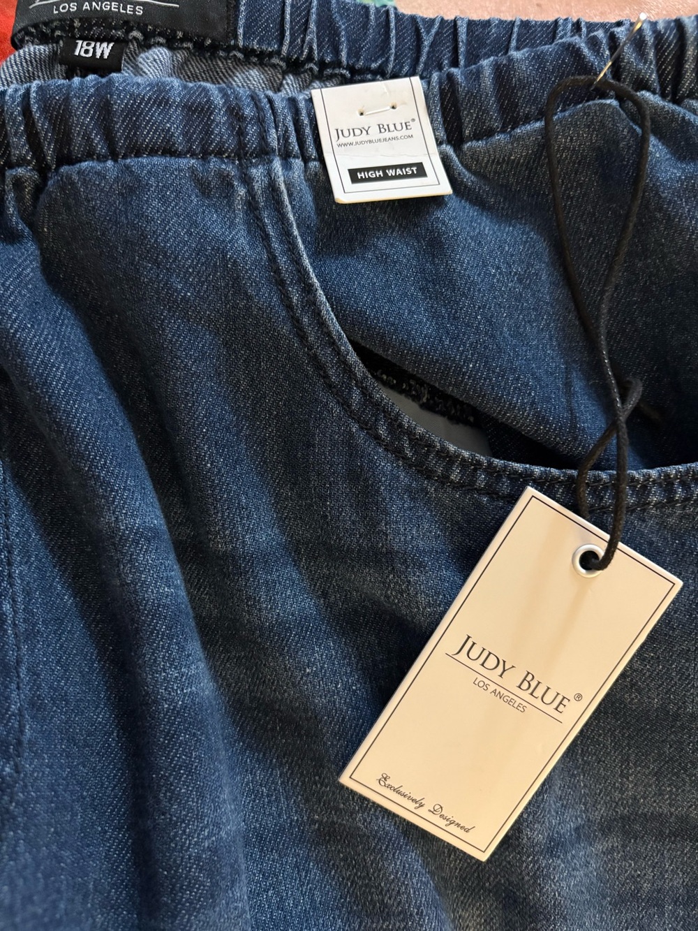 Judy Blue Women's High Rise Featherweight
Wide Leg Palazzo Jean (New with tags) - Picture 7 of 7